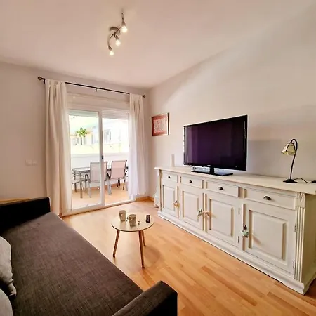 Alcantara Tower 2 Bedrooms דירה